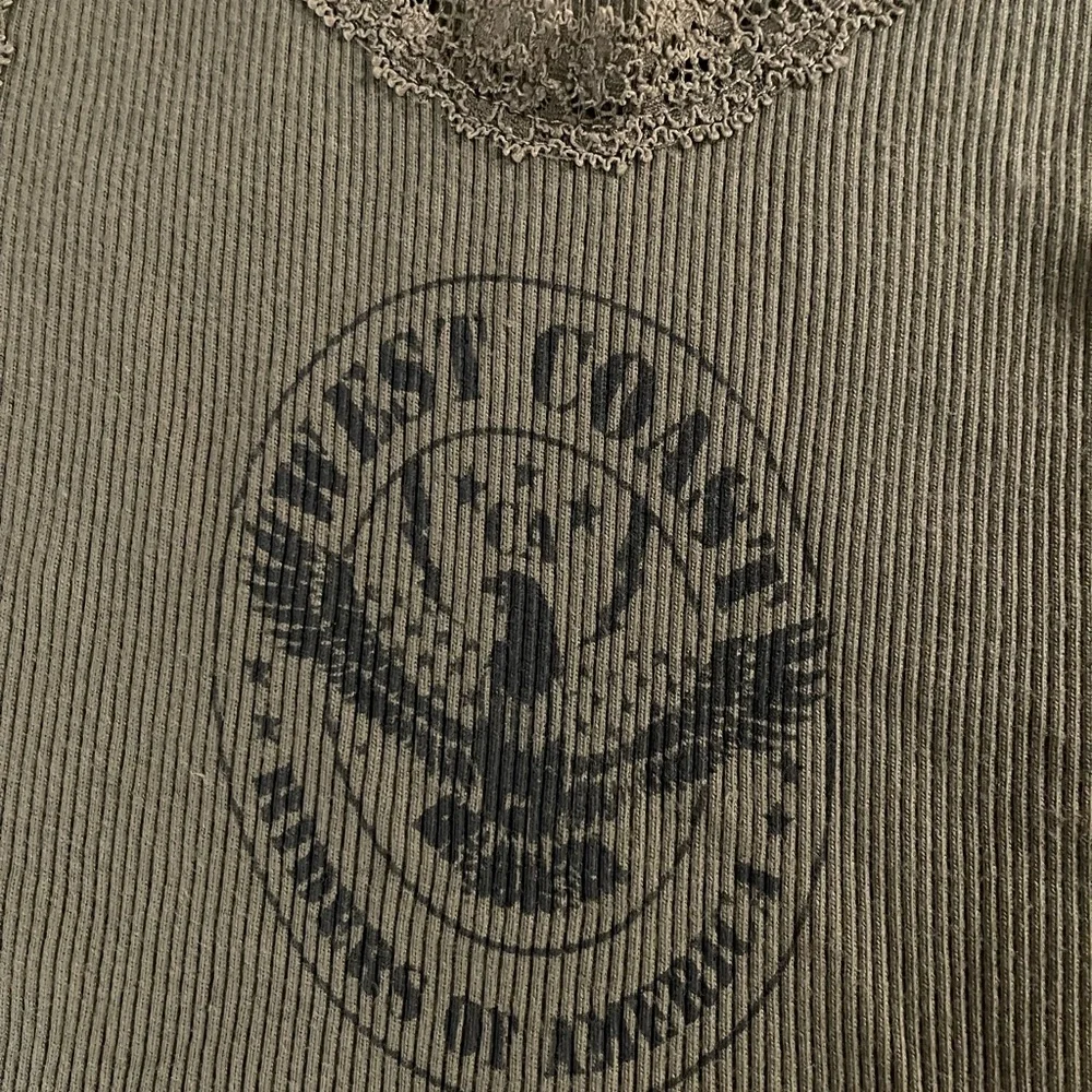 Brandy Melville Lace Top - Picture 2 of 3